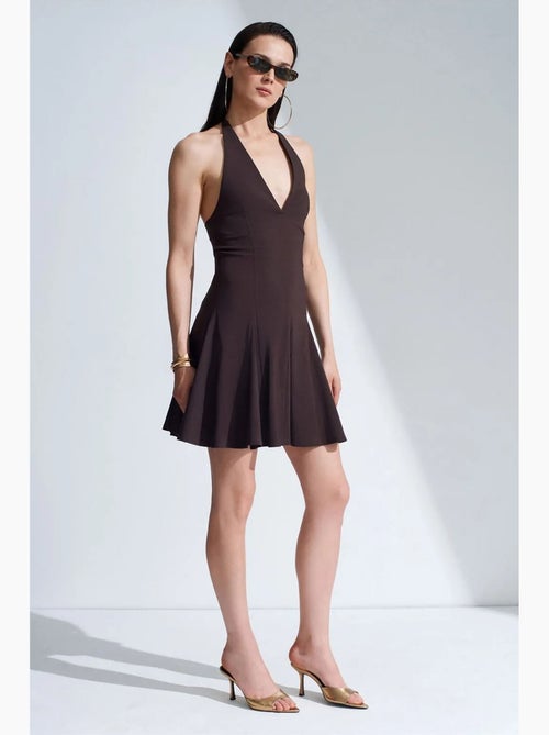 Vestido mini skater com decote halter dilvin - Kiabi Vestido mini skater com decote halter dilvin - Kiabi