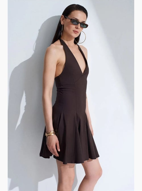 Vestido mini skater com decote halter dilvin - Kiabi Vestido mini skater com decote halter dilvin - Kiabi