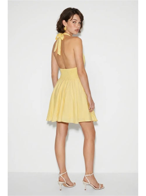 Vestido mini skater com decote halter lucci - Kiabi Vestido mini skater com decote halter lucci - Kiabi