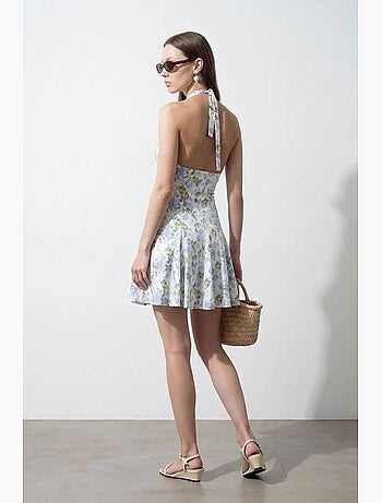 Vestido mini skater floral com decote halter dilvin