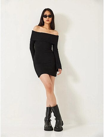 Vestido mini slim fit com ombros descobertos lucci