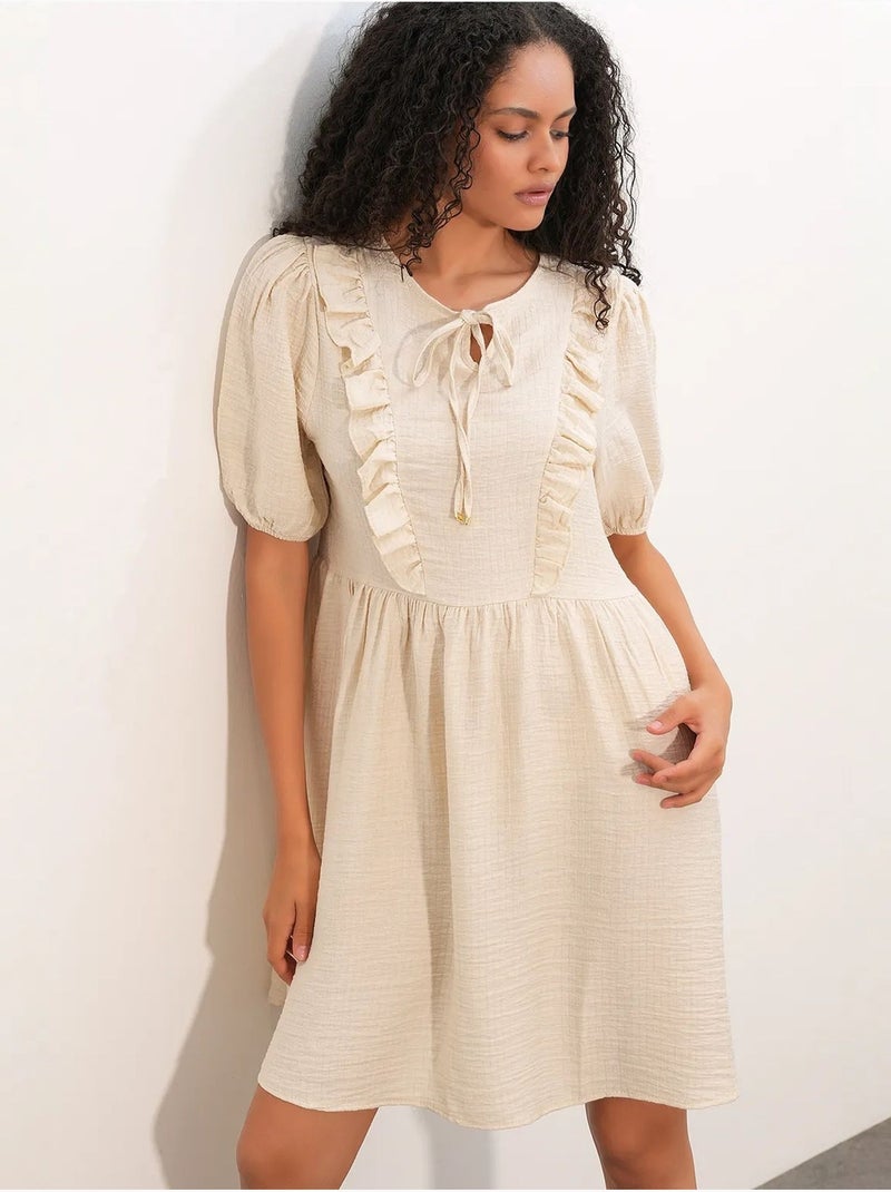 Vestido mini smock feminino em linha a bdart Creme - Kiabi
