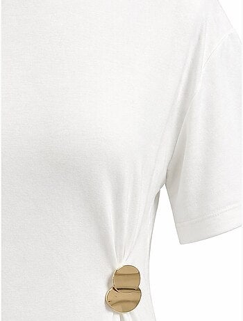 Vestido mini t-shirt com decote redondo e acessório em pedra mixray
