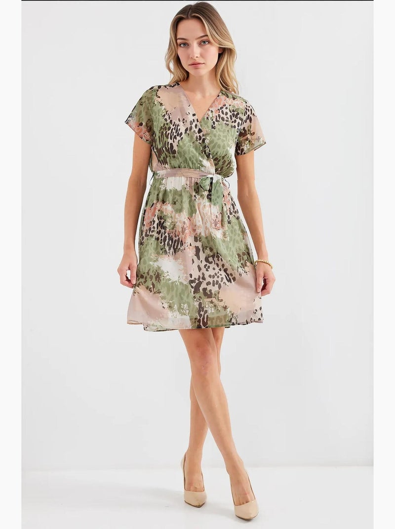 Vestido mini tea floral com decote em v e cinto bdart Verde esmeralda - Kiabi