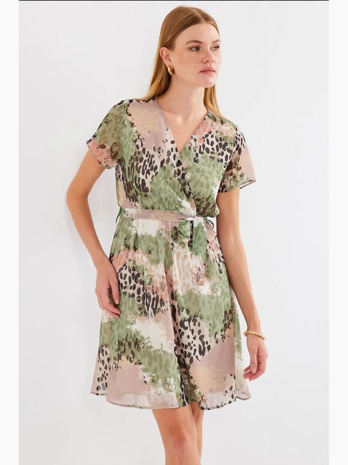 Vestido mini tea floral com decote em v e cinto bdart - Kiabi Vestido mini tea floral com decote em v e cinto bdart - Kiabi