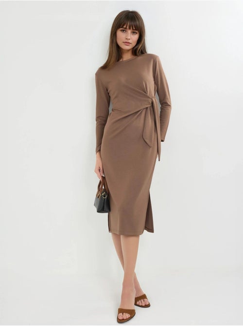 Vestido modal touch com racha, coleção bersan hiccup - Kiabi Vestido modal touch com racha, coleção bersan hiccup - Kiabi