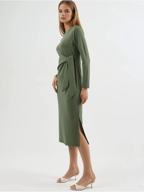 Vestido modal touch com racha, coleção bersan hiccup - Kiabi Vestido modal touch com racha, coleção bersan hiccup - Kiabi
