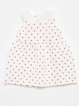 Vestido sem mangas de malha amarrotada com motivo