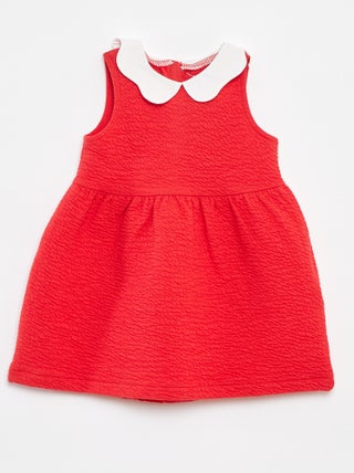 Vestido sem mangas de malha amarrotada com motivo