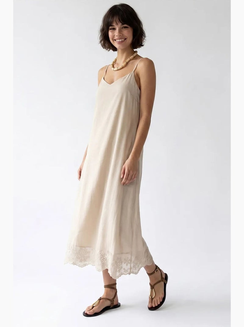 Vestido slip midi em linha a bordado mixray Areia - Kiabi