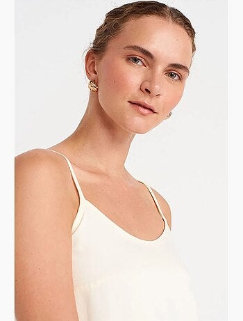 Vestido slip midi sem mangas com detalhe de folho dilvin
