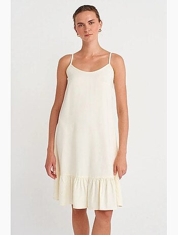 Vestido slip midi sem mangas com detalhe de folho dilvin