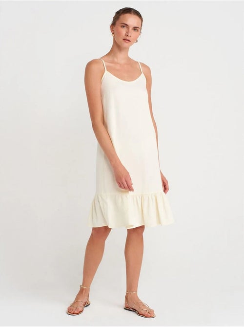 Vestido slip midi sem mangas com detalhe de folho dilvin - Kiabi Vestido slip midi sem mangas com detalhe de folho dilvin - Kiabi