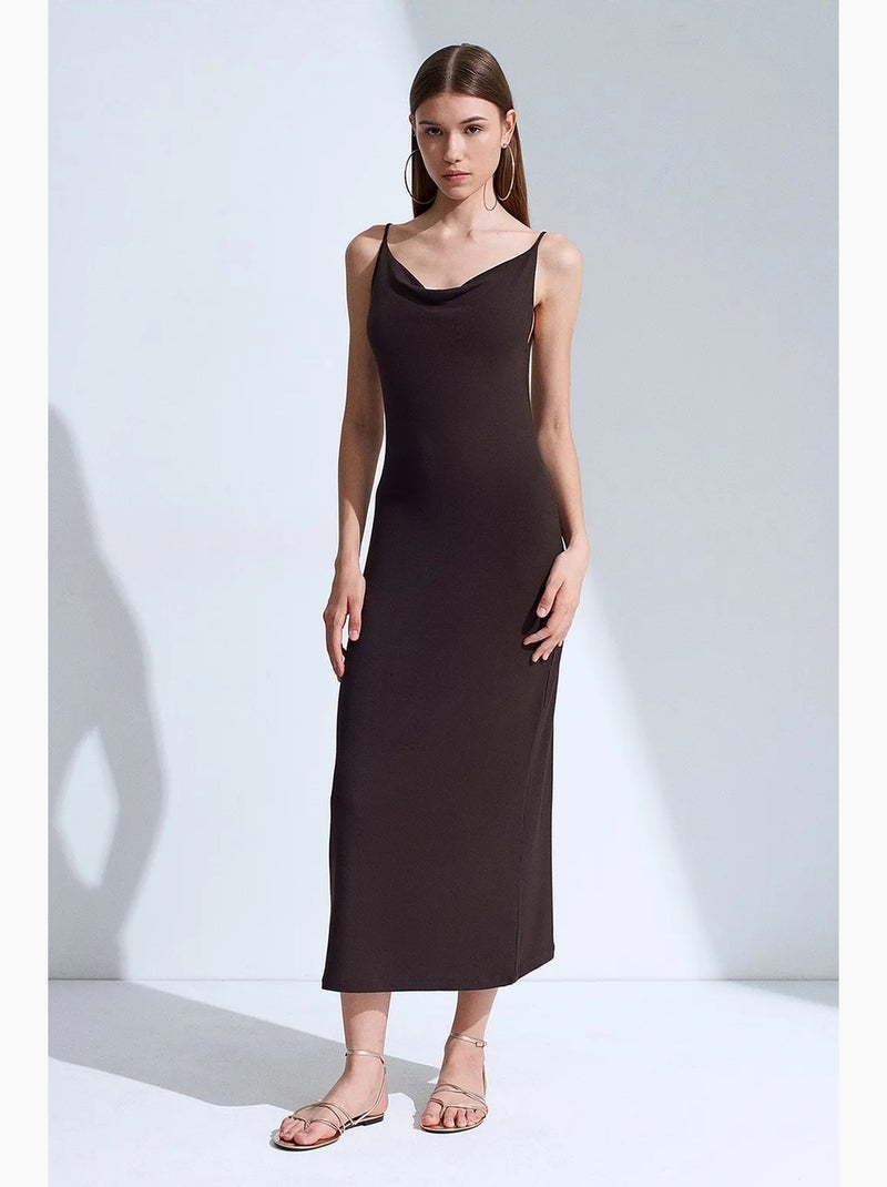 Vestido slip midi sem mangas dilvin Castanho-chocolate - Kiabi