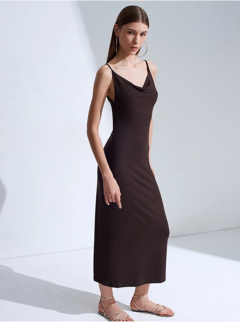 Vestido slip midi sem mangas dilvin Castanho-chocolate - Kiabi