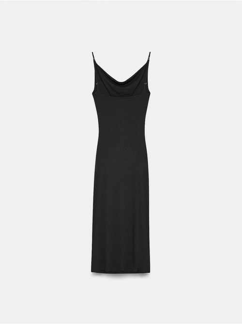 Vestido slip midi sem mangas dilvin - Kiabi Vestido slip midi sem mangas dilvin - Kiabi