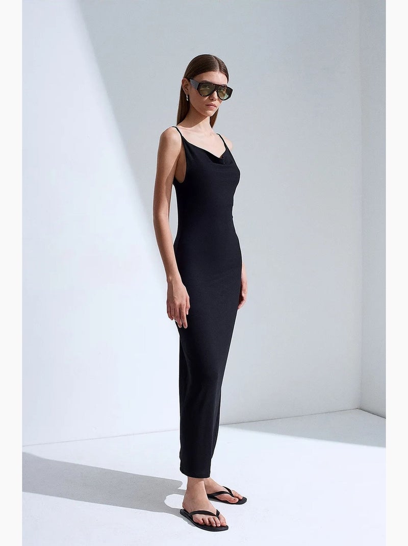 Vestido slip midi sem mangas dilvin Preto - Kiabi
