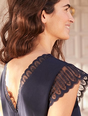 Vestido soltinho com pormenores em renda - Kiabi