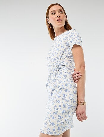 Vestido T-shirt Curto com Nó Decorativo