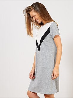 Vestido t-shirt estilo sweatshirt - Kiabi