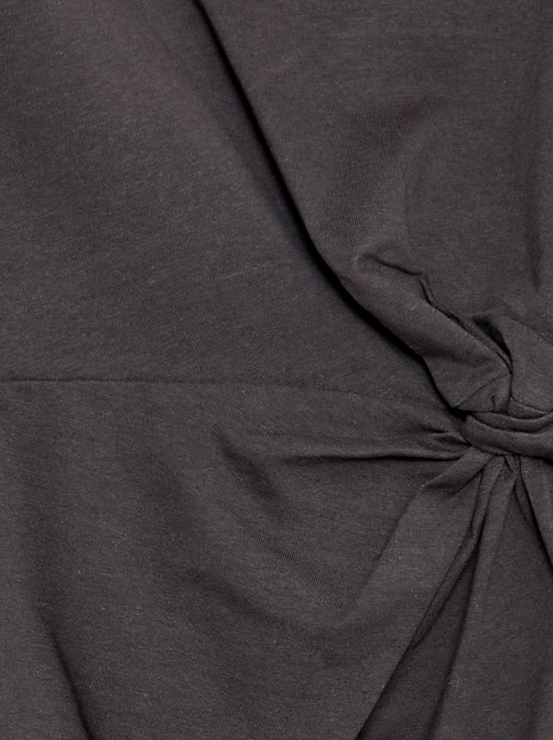 Vestido T-shirt Midi com Laço Decorativo na Frente Preto - Kiabi