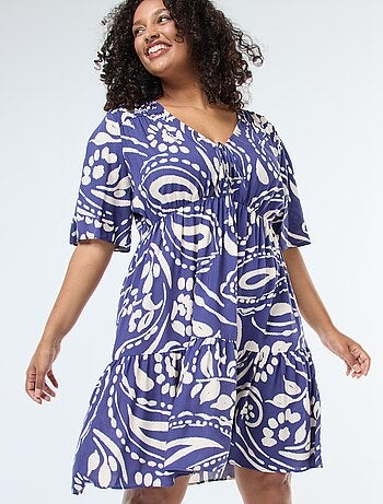 Vestido trapézio estampado com base com folhos
