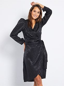 Vestido trespassado com efeito acetinado - Kiabi