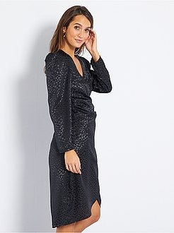 Vestido trespassado com efeito acetinado - Kiabi