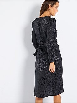 Vestido trespassado com efeito acetinado - Kiabi