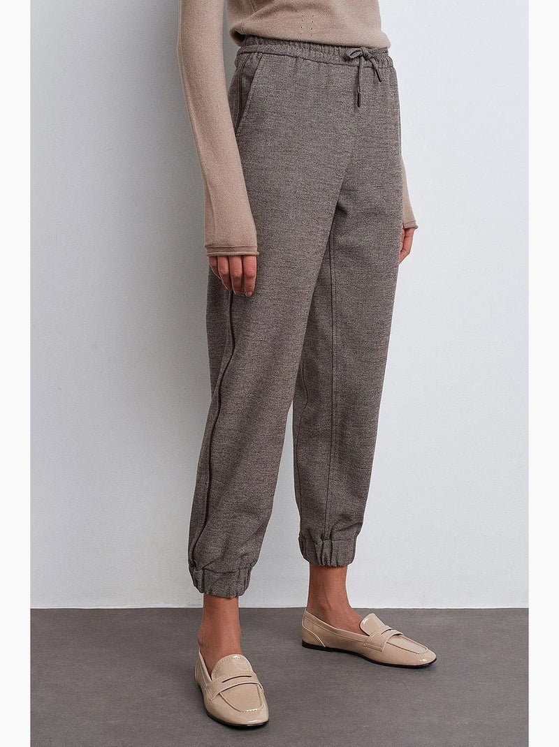 Women's calças jogger em crepe de poliéster dilvin Castanho - Kiabi