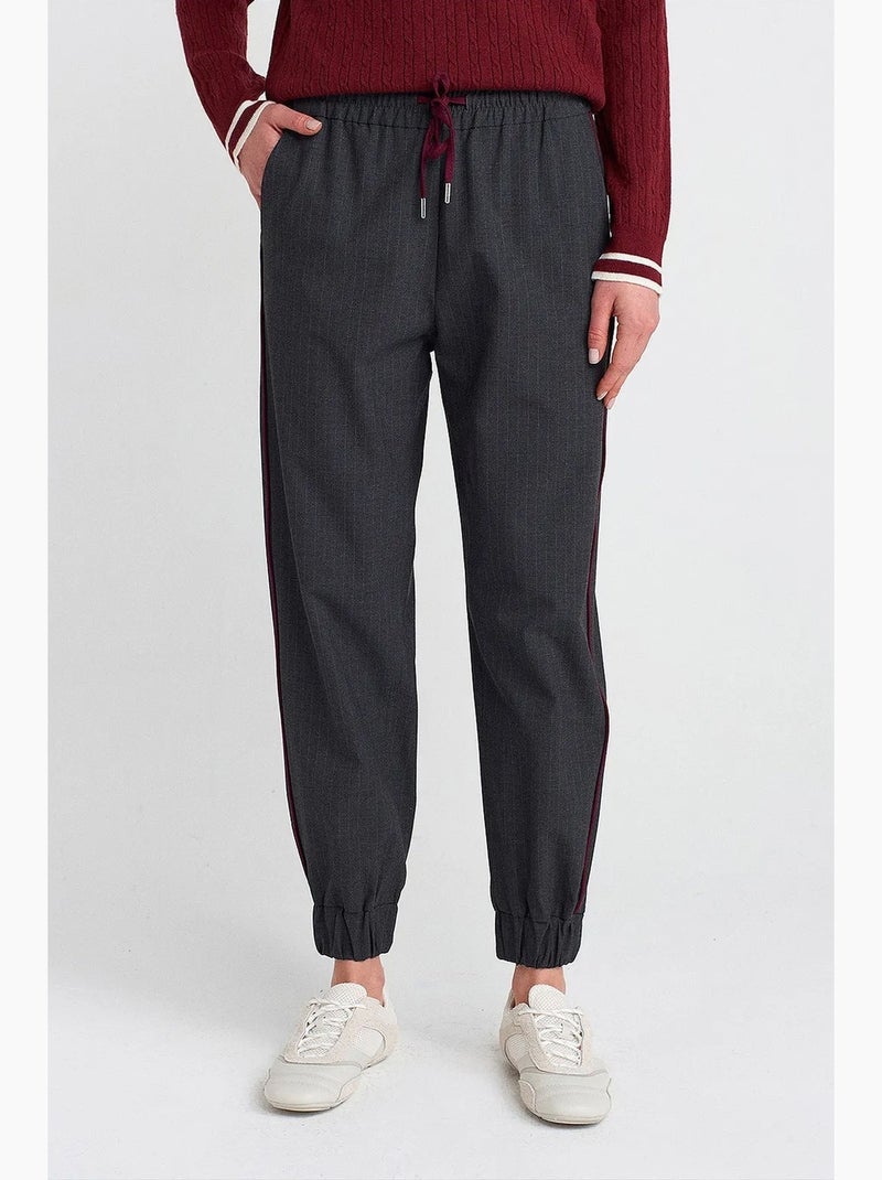 Women's calças jogger em crepe de poliéster dilvin Cinza-preto - Kiabi